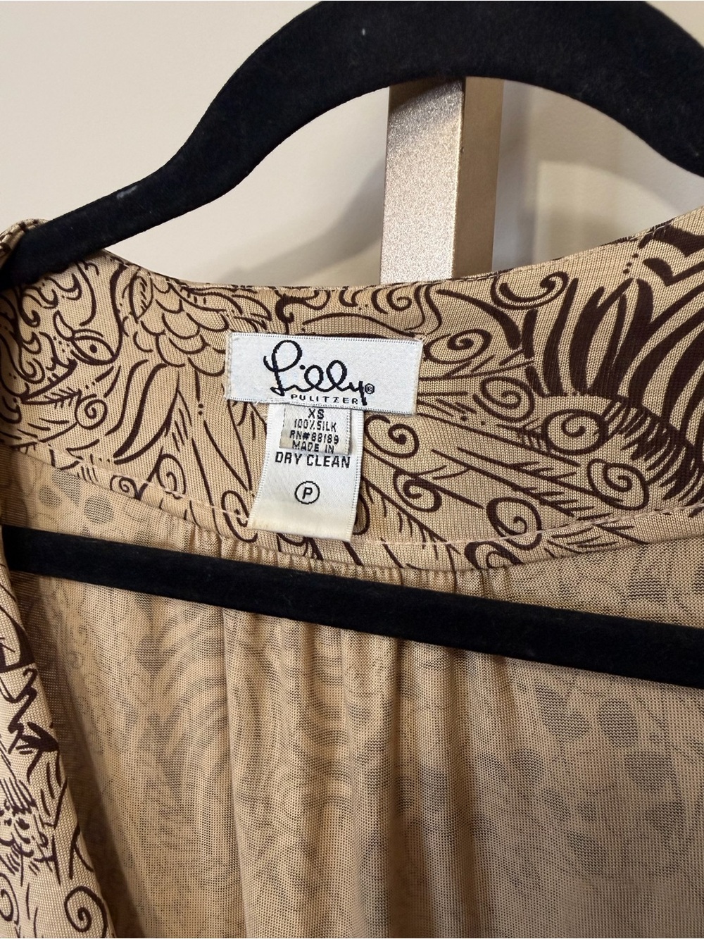 Lilly Pulitzer Vintage “BIG GAME” Rare Print 100% Silk Wrap Dress - Size XS - Picture 2 of 3